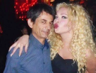 Selfie με ... drag queen για τον Νίκο Καρανίκα! (φωτό)